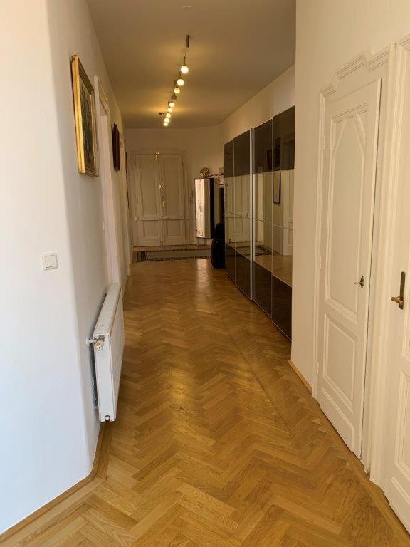 Air-conditioned Large Apartamento
